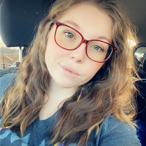 Meet your Posher, Chantelle - Picture 2 of 4